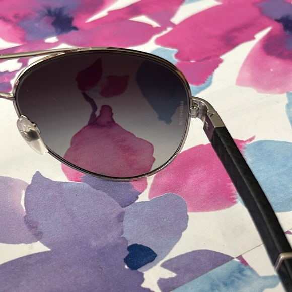 *FLASH SALE* • Authentic CHANEL Aviator Sunglasses • - Picture 3 of 11